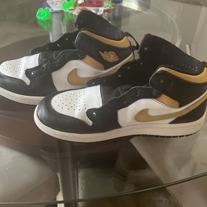 Air Jordan 1 Yellow and Black, Size 1